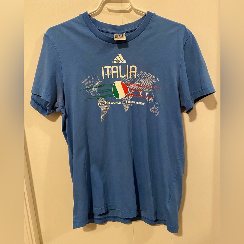 2010 FIFA World Cup Italia Tee Shirt - US M soccer shirt ADIDAS